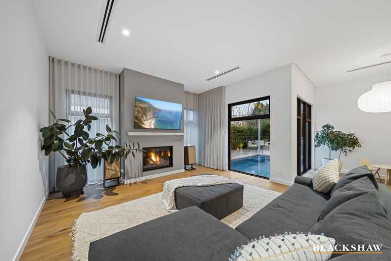 4 Willcock Place Curtin