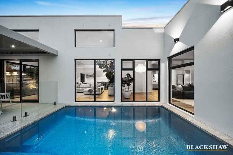 4 Willcock Place Curtin
