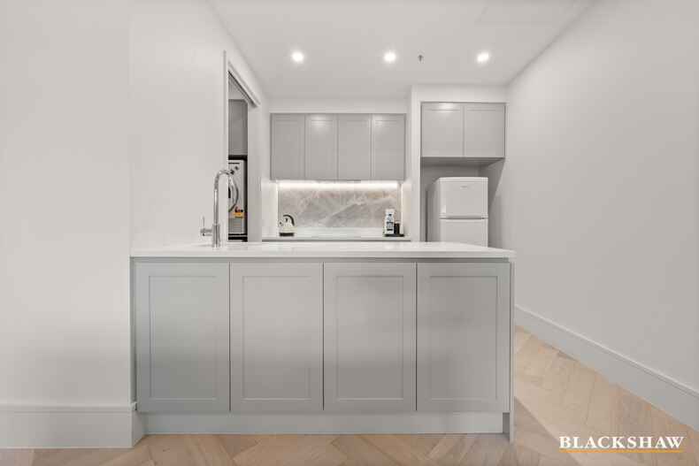 6/9 Lady Nelson Place Red Hill