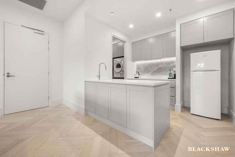 6/9 Lady Nelson Place Red Hill