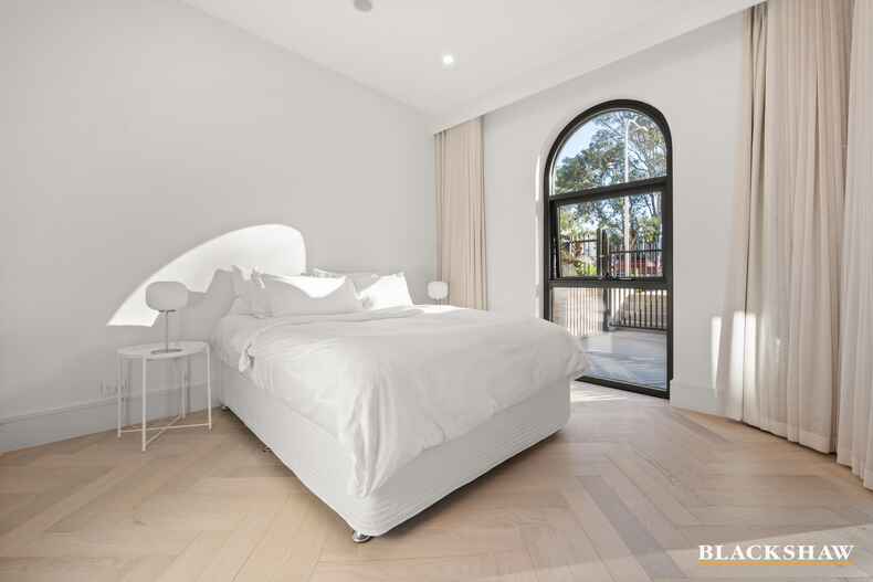 6/9 Lady Nelson Place Red Hill