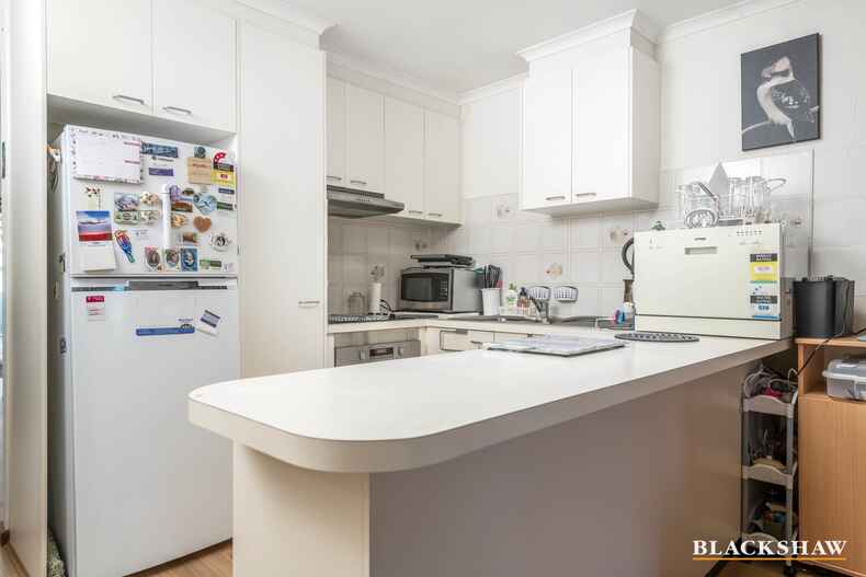 17/3 Peron Place Banks