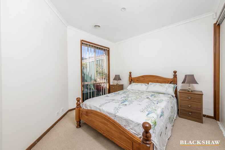 17/3 Peron Place Banks