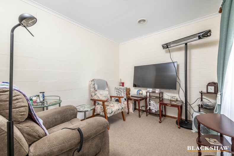 17/3 Peron Place Banks