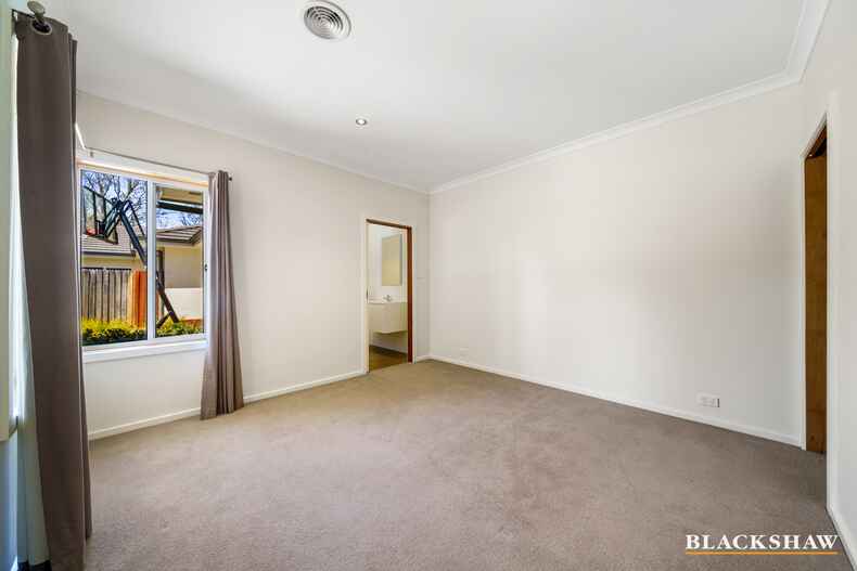 2/36 Rutledge Street Queanbeyan