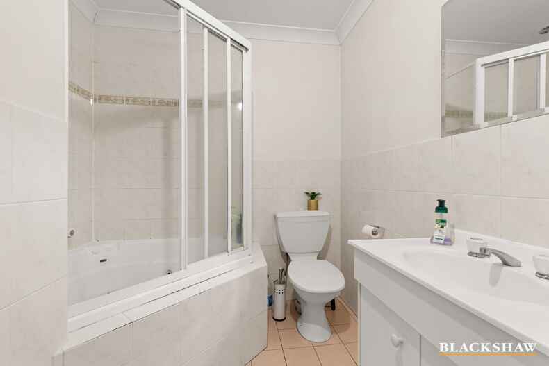 220/20 Byron Court Phillip