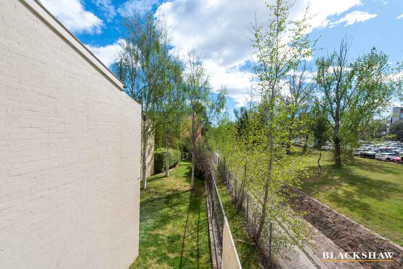 220/20 Byron Court Phillip