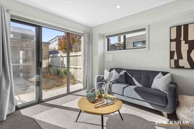 31/2 Hoffmann Street Moncrieff 31/2 Hoffmann Street Moncrieff