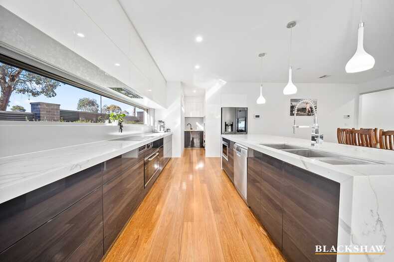 18 Merlin Crescent Googong