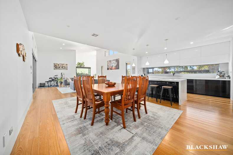 18 Merlin Crescent Googong