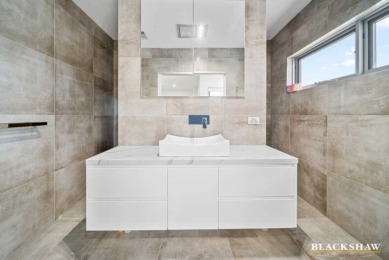 18 Merlin Crescent Googong