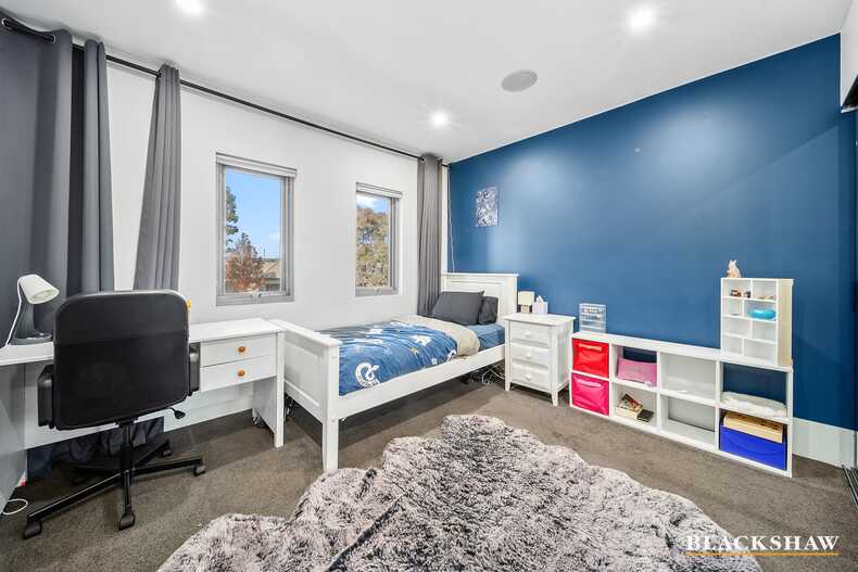 18 Merlin Crescent Googong