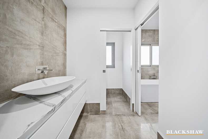 18 Merlin Crescent Googong