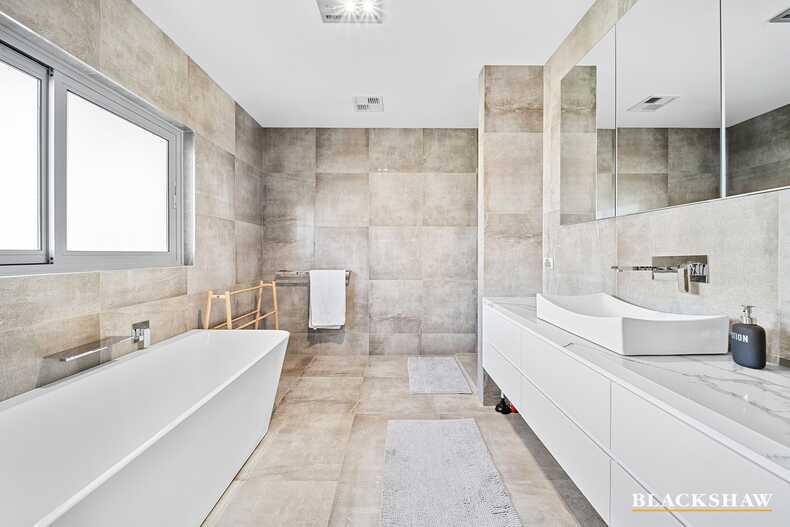 18 Merlin Crescent Googong