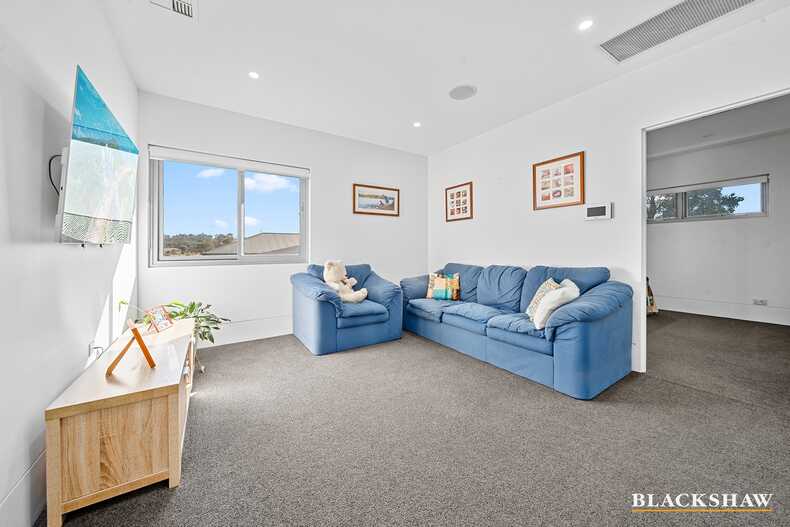 18 Merlin Crescent Googong