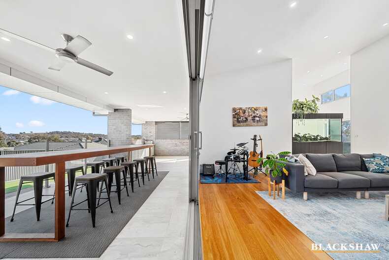 18 Merlin Crescent Googong