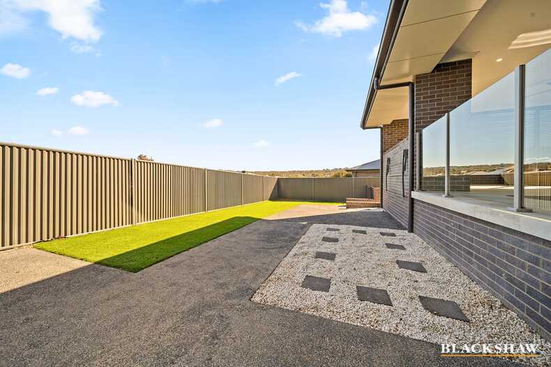 18 Merlin Crescent Googong