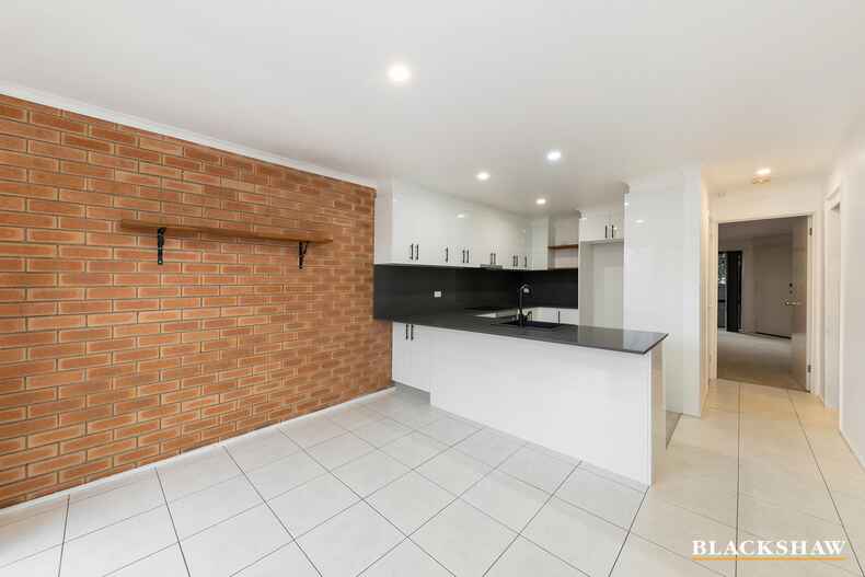 2/23 Mansfield Place Phillip