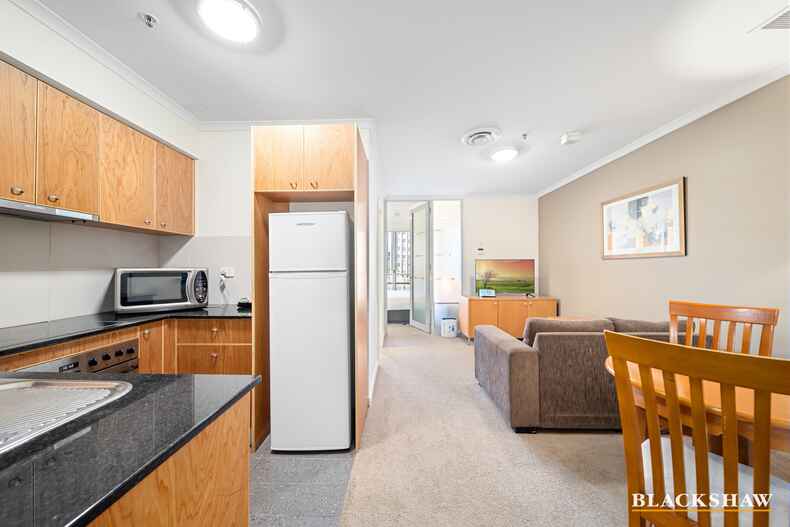 308/2 Akuna Street City