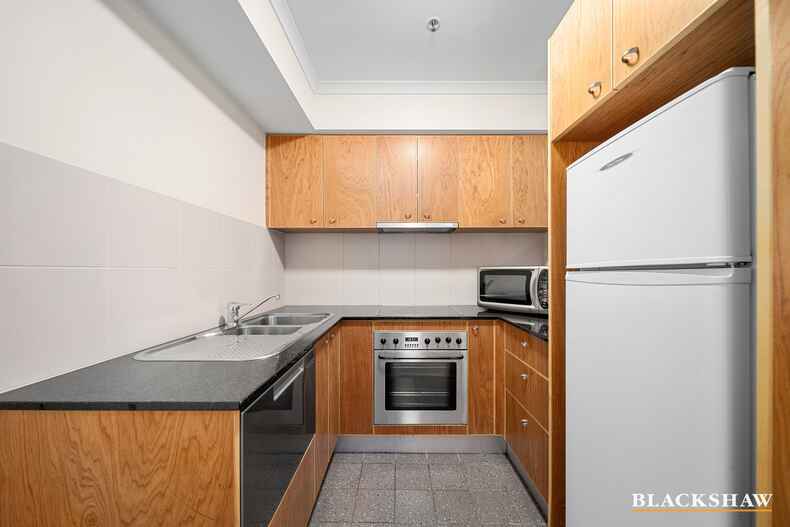 308/2 Akuna Street City