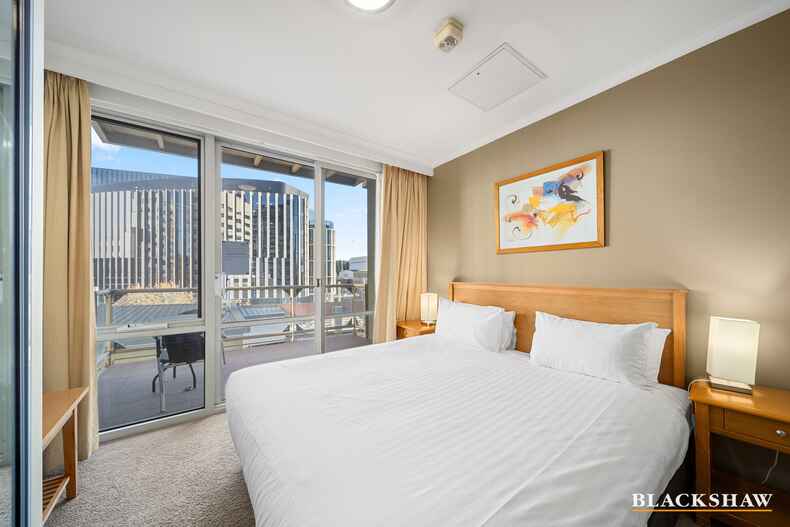 308/2 Akuna Street City