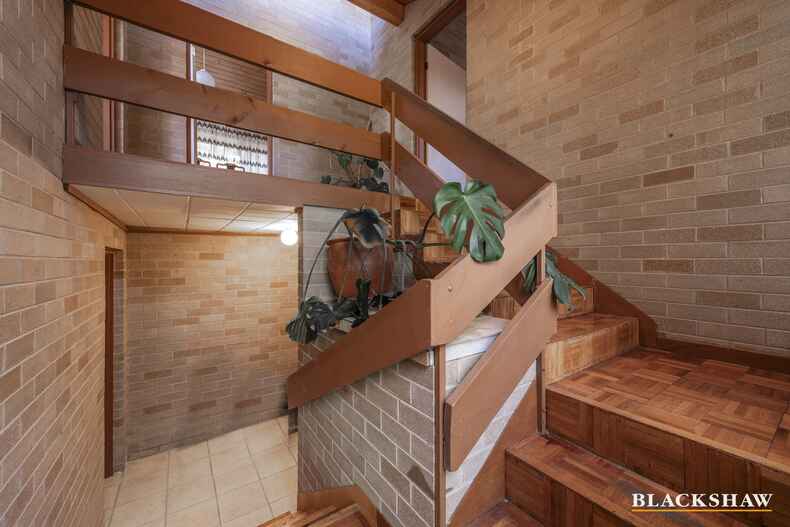 10 Couvreur Street Garran 10 Couvreur Street Garran