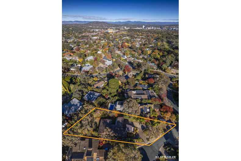 10 Couvreur Street Garran 10 Couvreur Street Garran