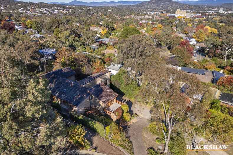 10 Couvreur Street Garran 10 Couvreur Street Garran