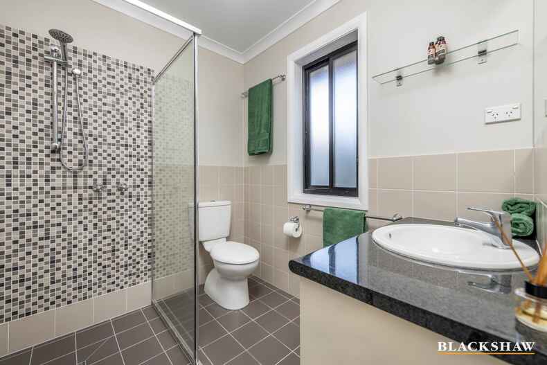 12 Angell Place Banks