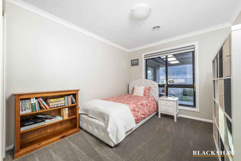 12 Angell Place Banks