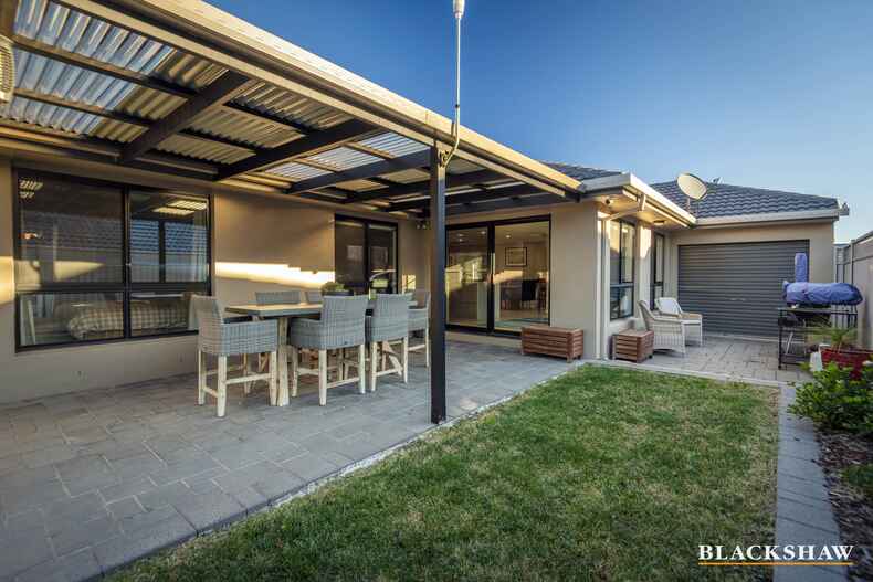 12 Angell Place Banks