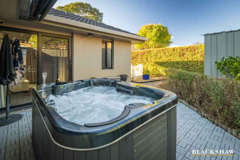 12 Angell Place Banks