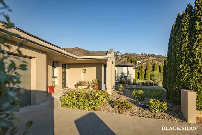 12 Angell Place Banks