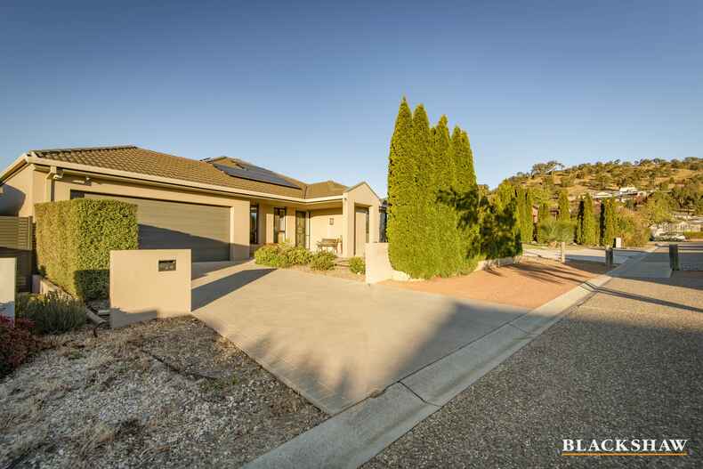 12 Angell Place Banks