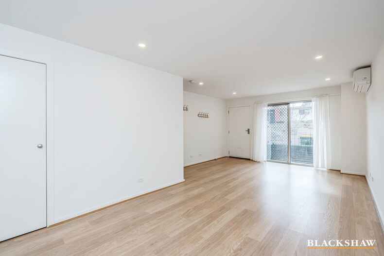 2/1 Taggart Terrace Coombs