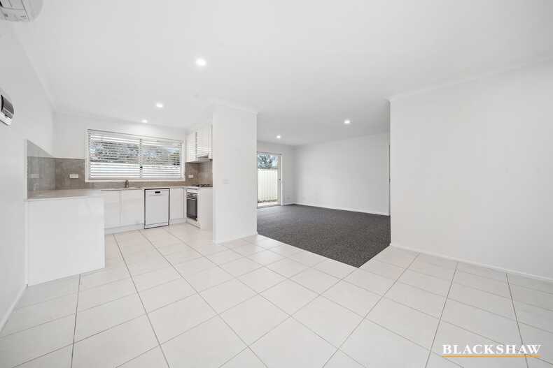 2/7-9 Walker Crescent Jerrabomberra