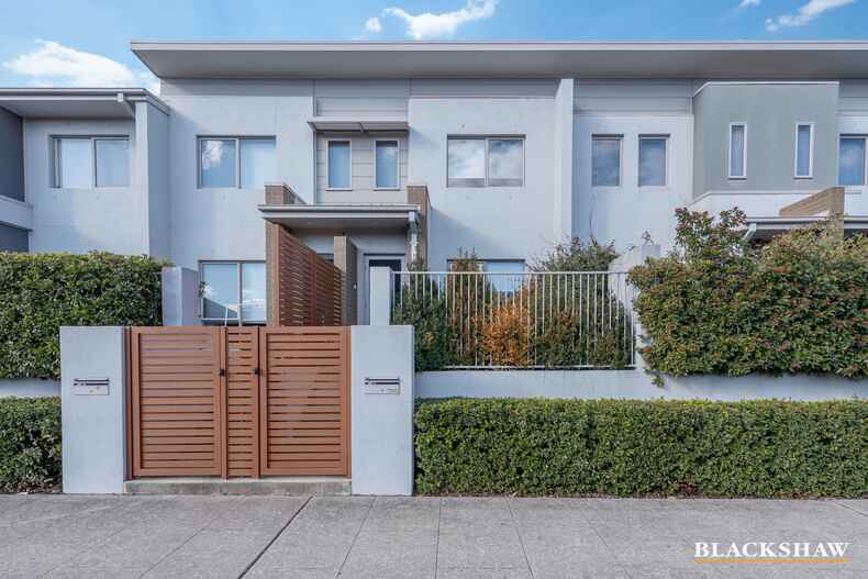 9/20 Clare Burton Crescent Franklin