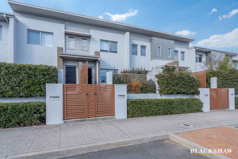 9/20 Clare Burton Crescent Franklin