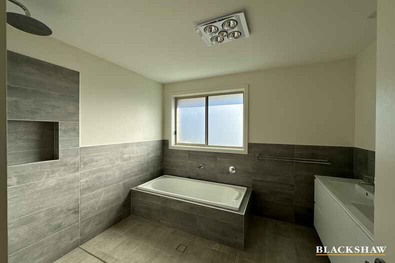 71 Freycinet Drive Sunshine Bay 71 Freycinet Drive Sunshine Bay