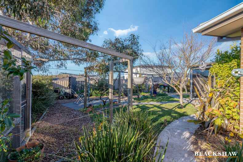 35 Castan Street Coombs 35 Castan Street Coombs
