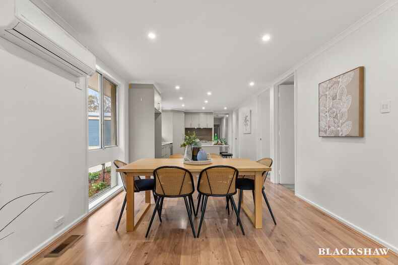 48 De Graaff Street Holder