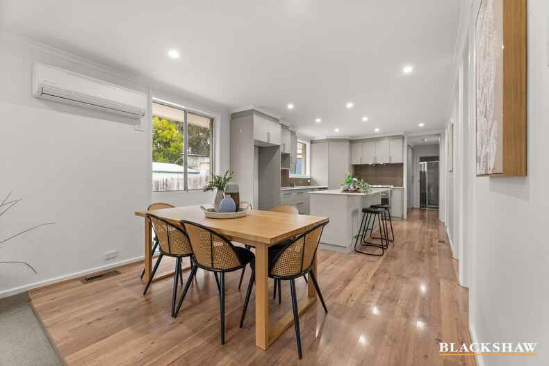 48 De Graaff Street Holder