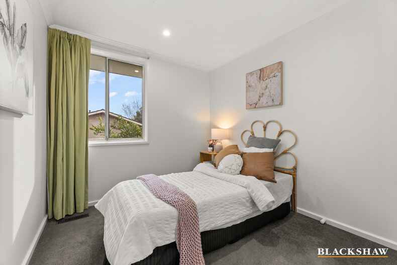 48 De Graaff Street Holder