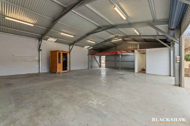 48 De Graaff Street Holder