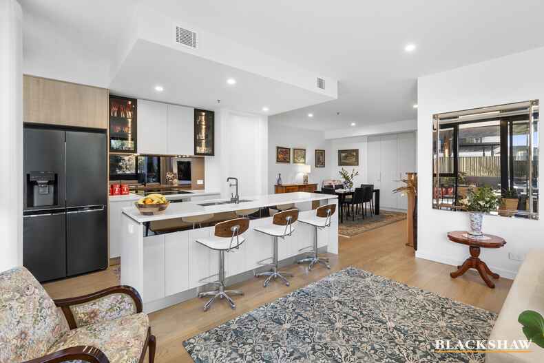 180/44 Constitution Avenue Parkes