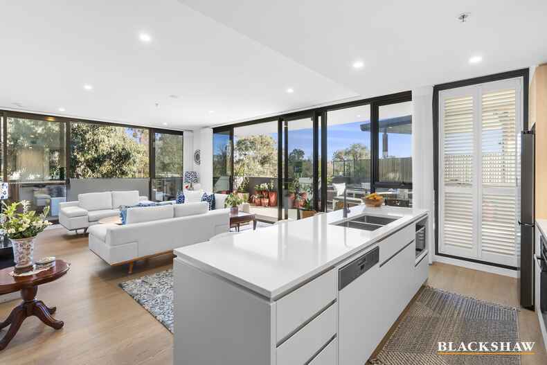 180/44 Constitution Avenue Parkes