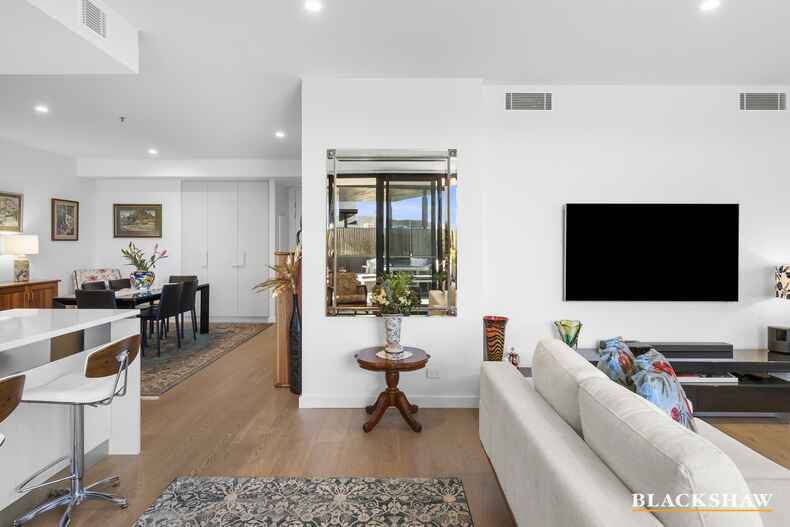 180/44 Constitution Avenue Parkes