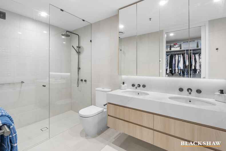 180/44 Constitution Avenue Parkes