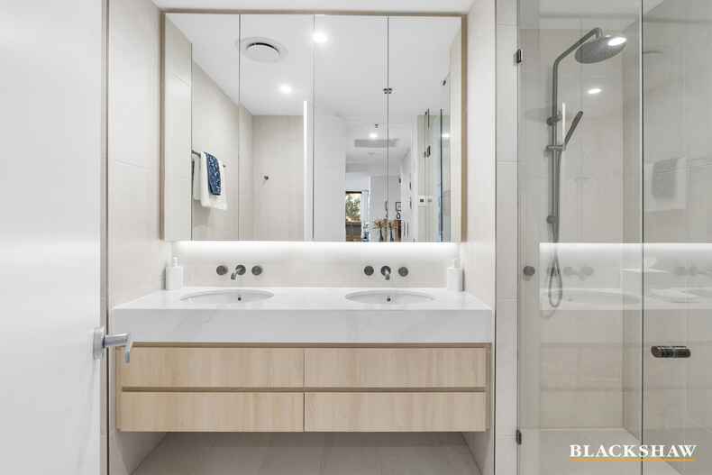 180/44 Constitution Avenue Parkes