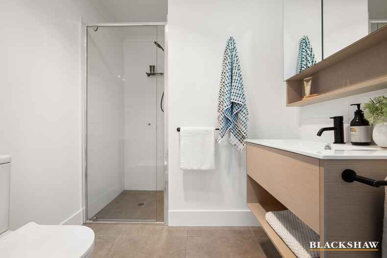 28/128 Easty Street Phillip